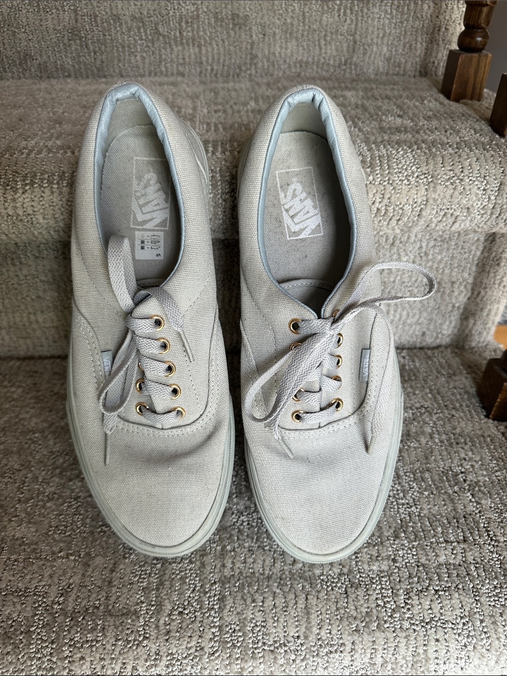 Vans Men’s Low-Top Canvas Sneakers in Light Gray with Gold Eyelets